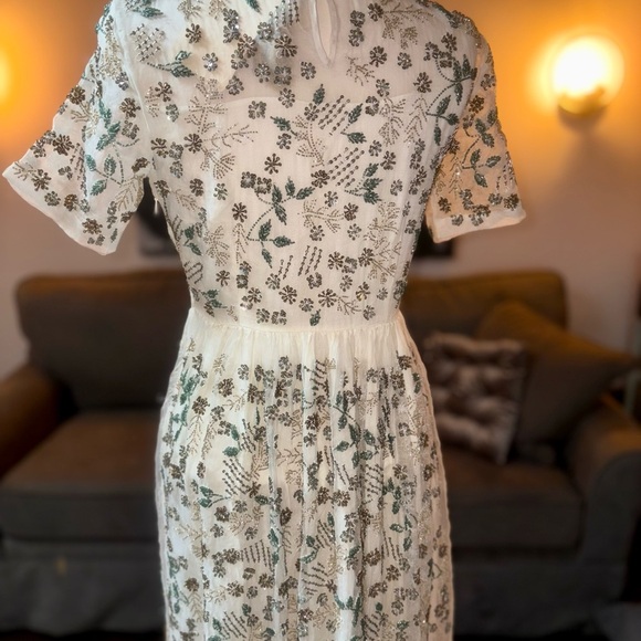 NEW Gorgeous Hand Beaded Ivory Floral Dress – Size S– Retail $180 - Picture 6 of 10